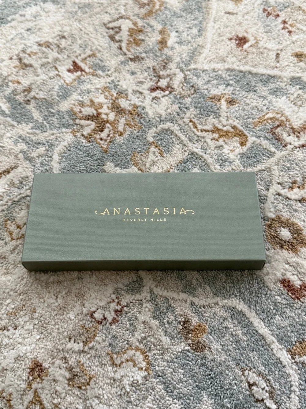 Anastasia Beverly Hills palette purple