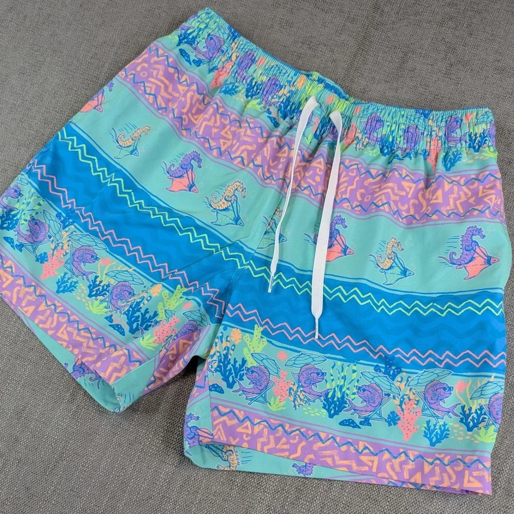 Chubbies Swim Trunks Mens M Blue Pink Seahorse Fish AOP Print 5.5 Inseam Stripes