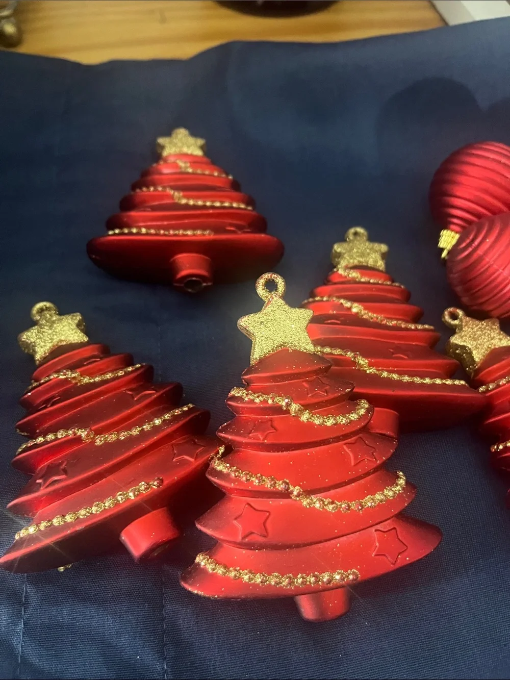 N/A festive red