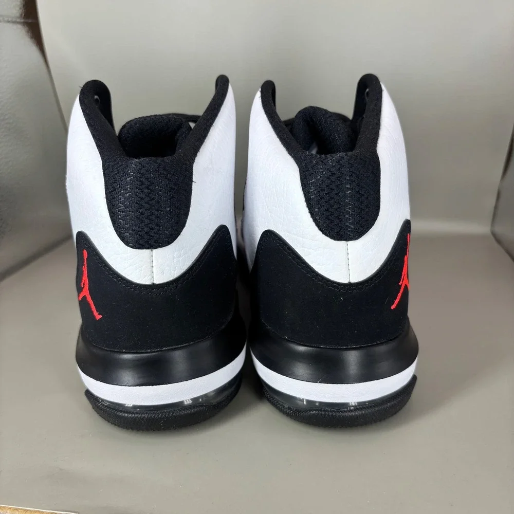 Jordan max aura