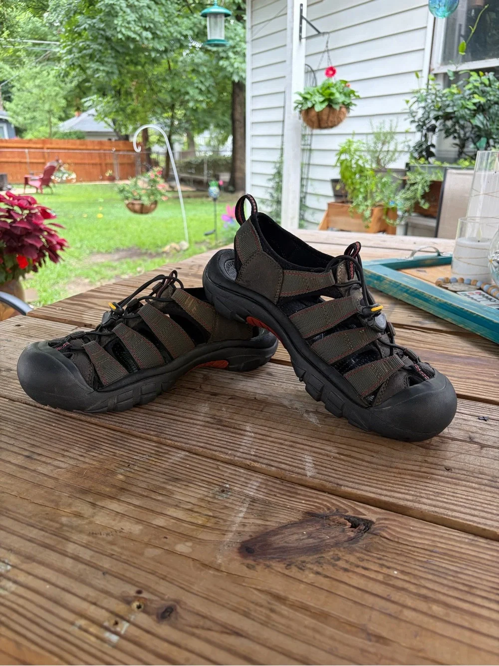 Keen rugged closed