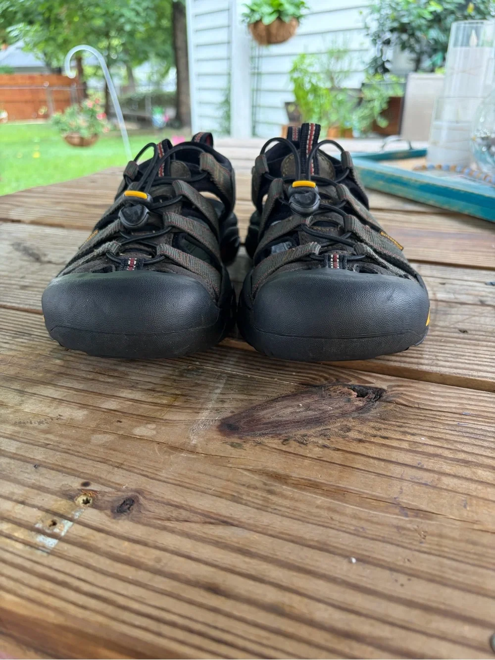 Keen rugged closed