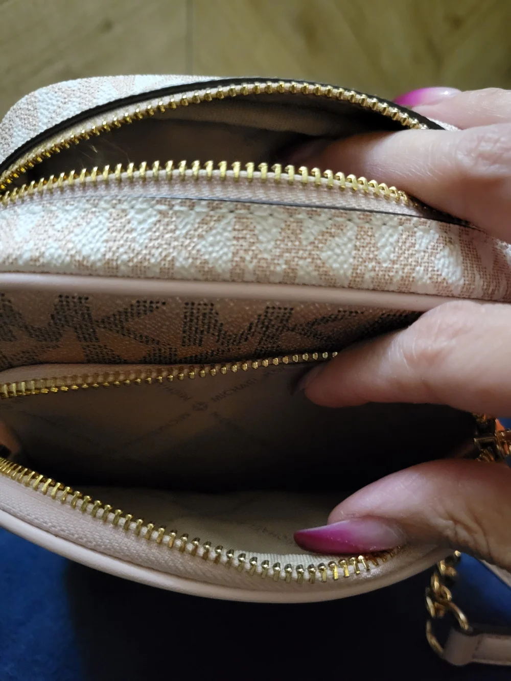 Michael Kors compact michael
