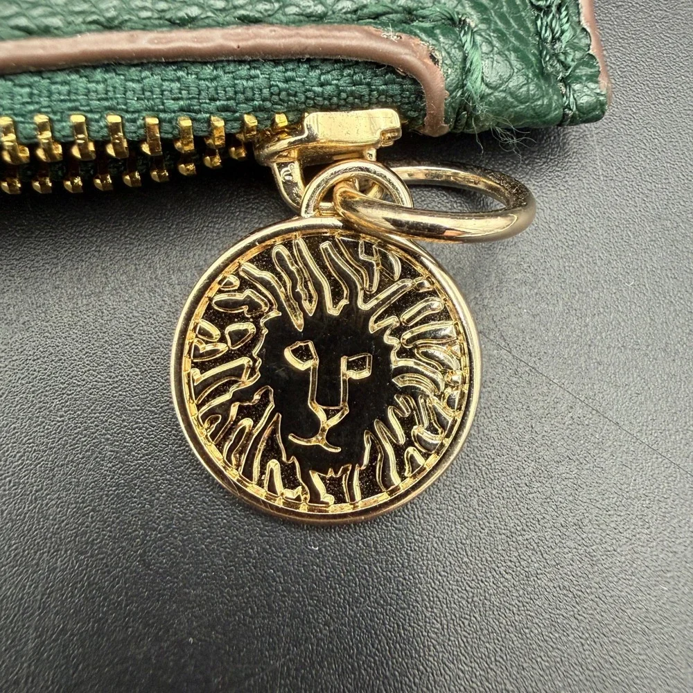 Anne Klein Forest Green Pebbled Card Case Wallet Keychain Gold Lion Medallion