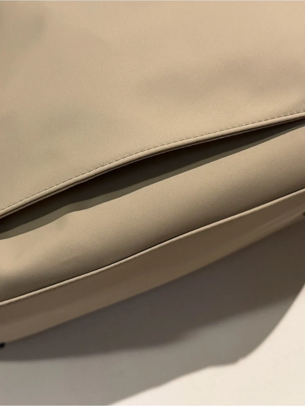 Away spacious beige