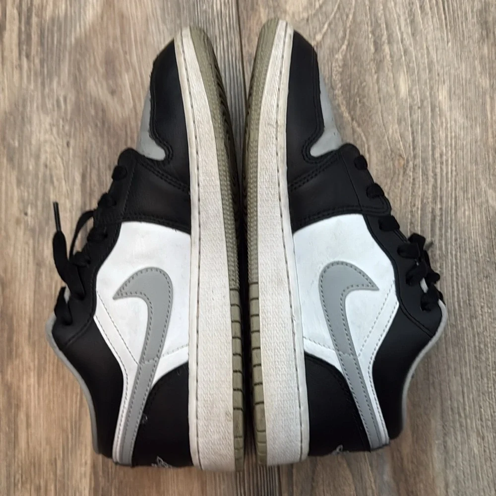 Nike sleek sneakers