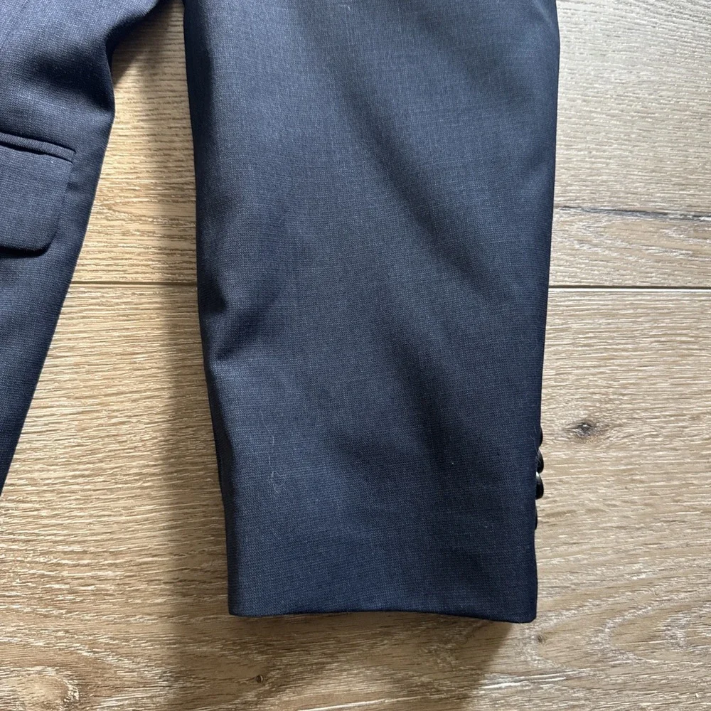 Tommy Hilfiger touch notch