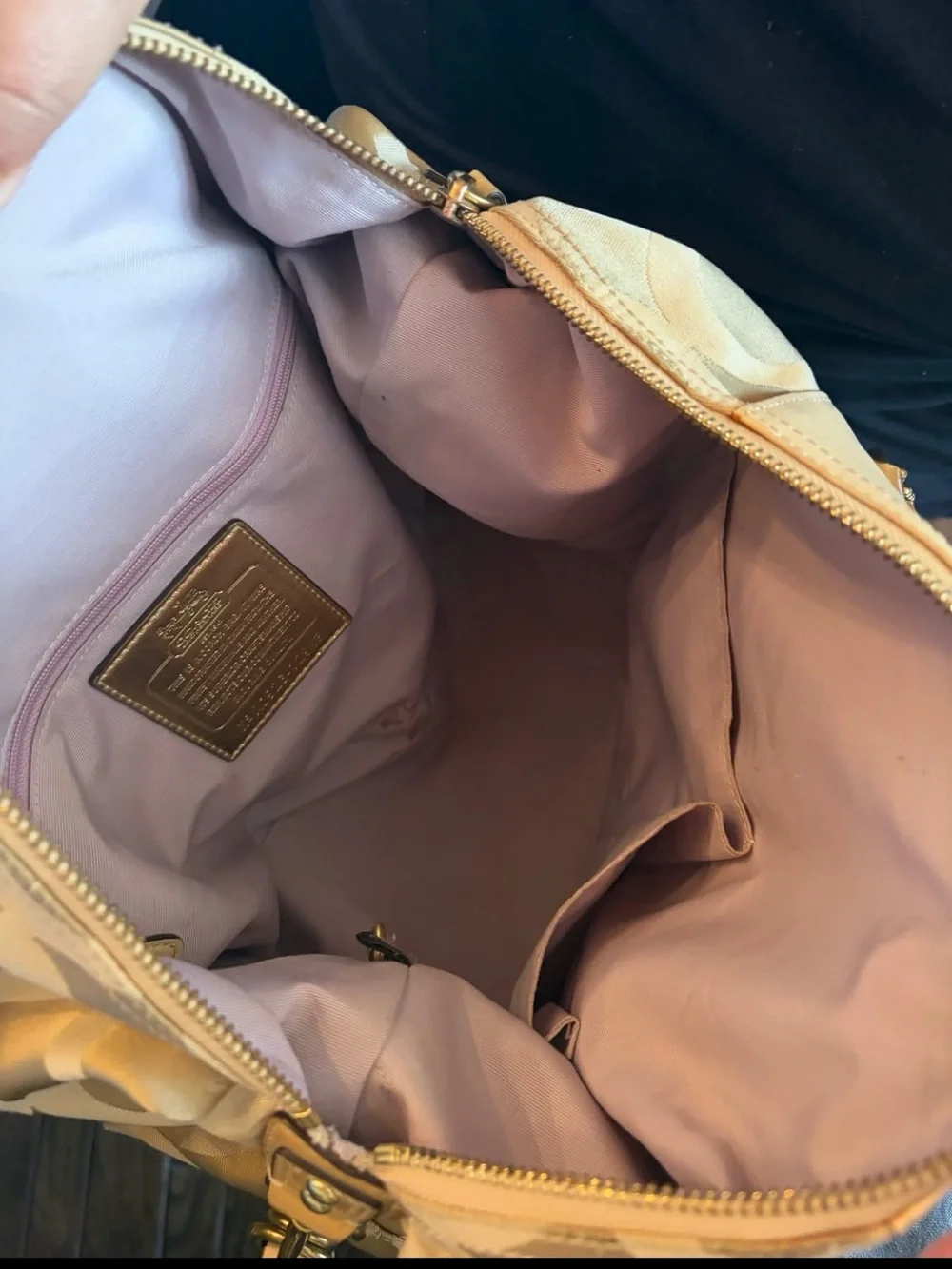 Coach satchel signature