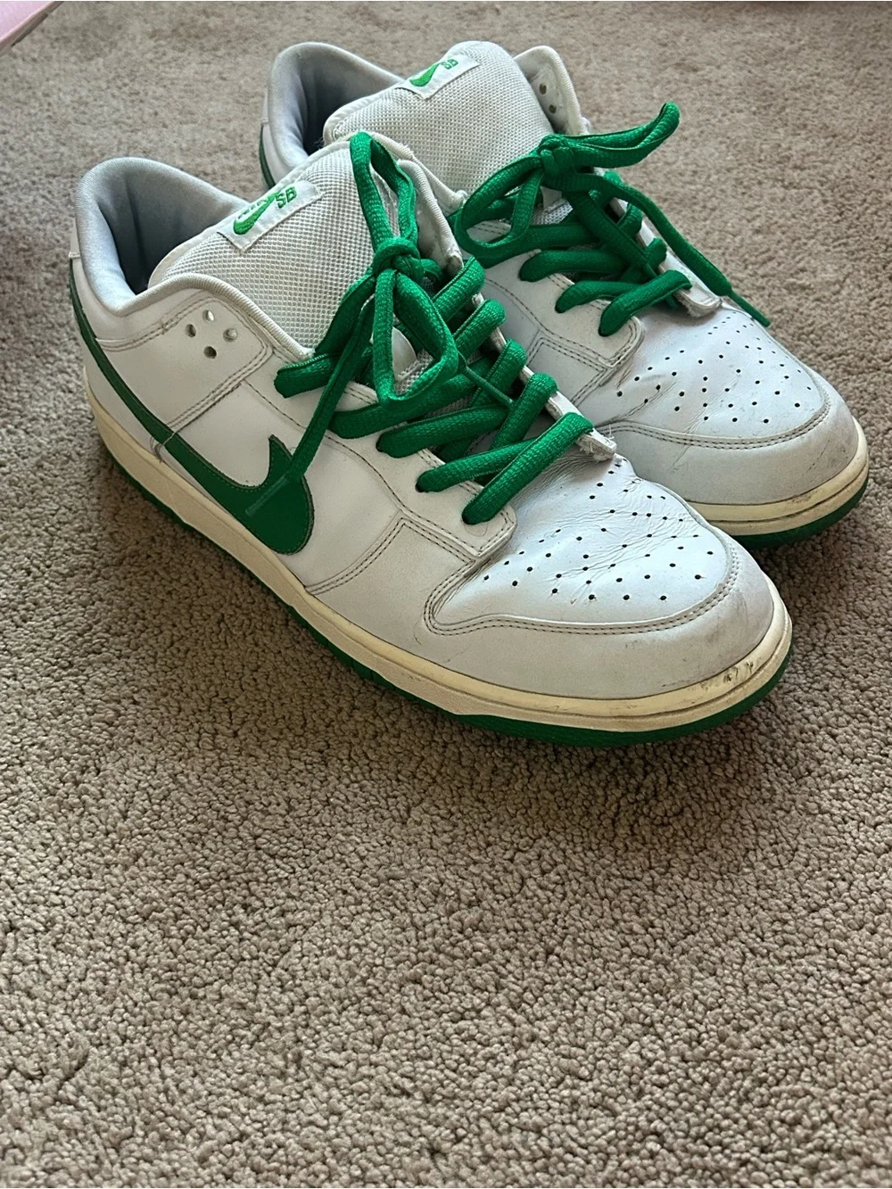 Nike Men’s Low-Top Sneakers in White and Green NIKE SB DUNK WHITE/GREEN PINK BOX