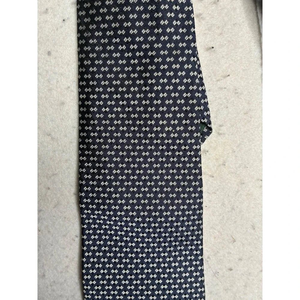 Lauren Ralph Lauren creating fabric