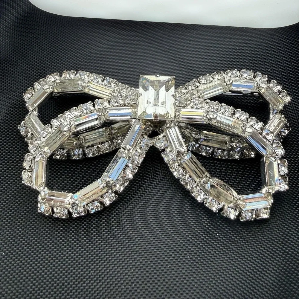 Vintage Rhinestone Bow Brooch/pin Baguette, Round And Emerald Cut Stones