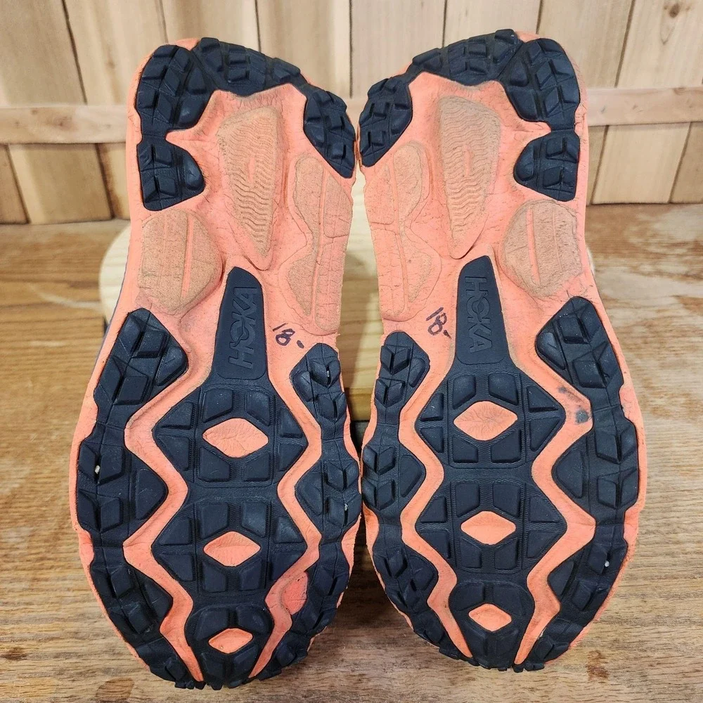 Hoka One One hoka one