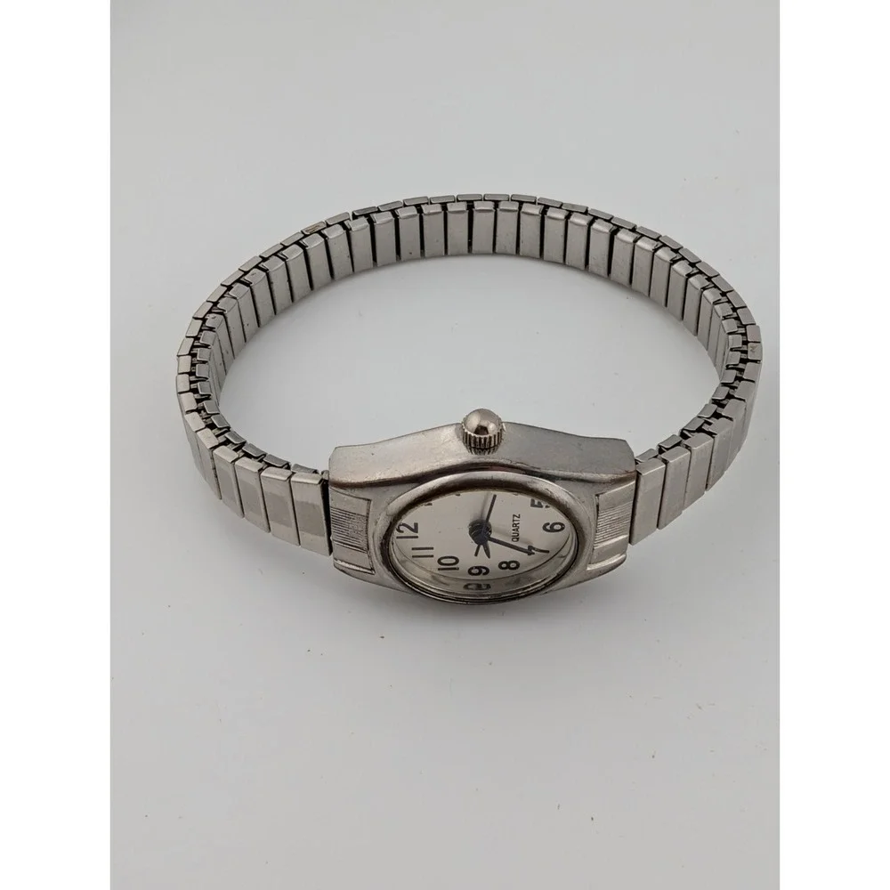White Stag Watch Women‎ 18mm Case Silver Stretch Band- New Battery