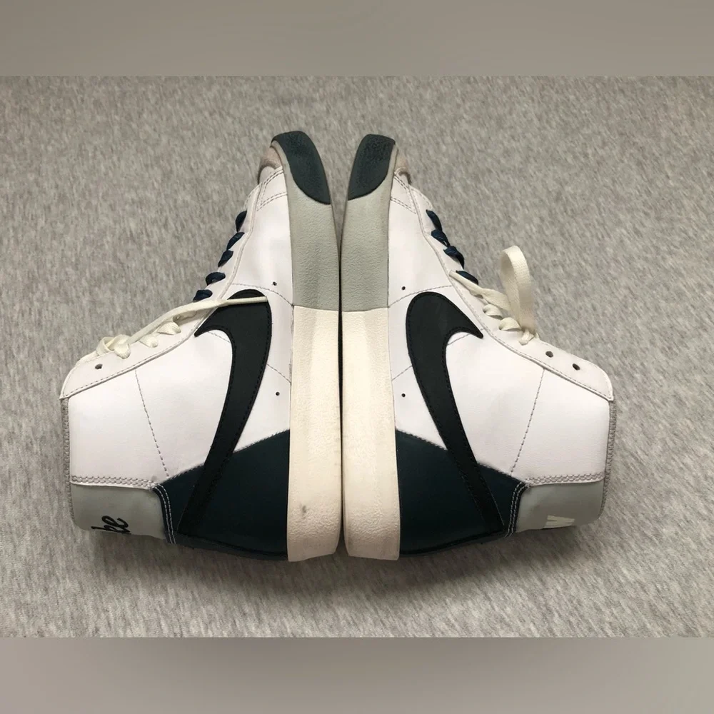 Nike blazer mid