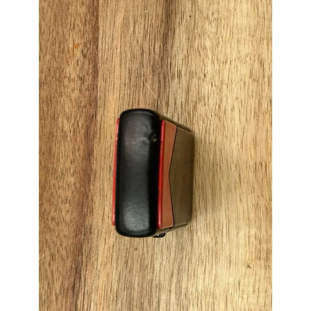 Zippo features design light