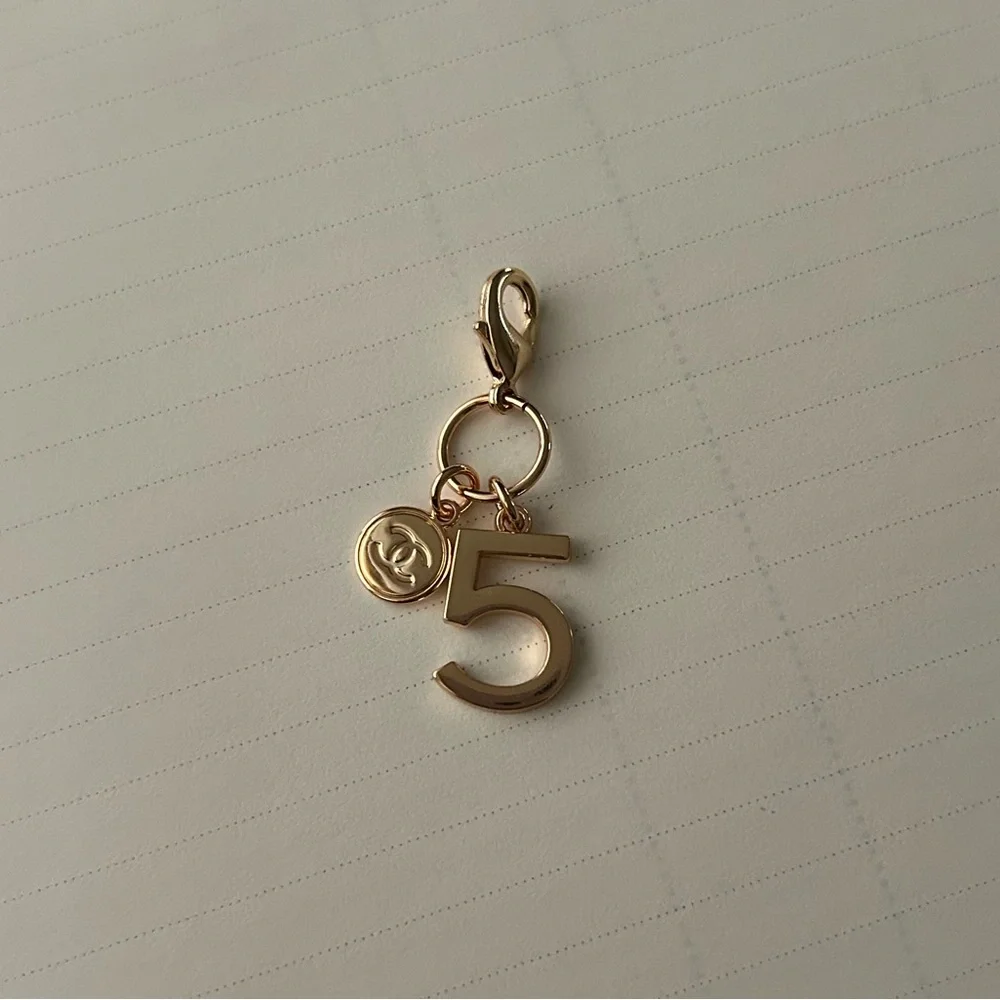 CHANEL authentic limited