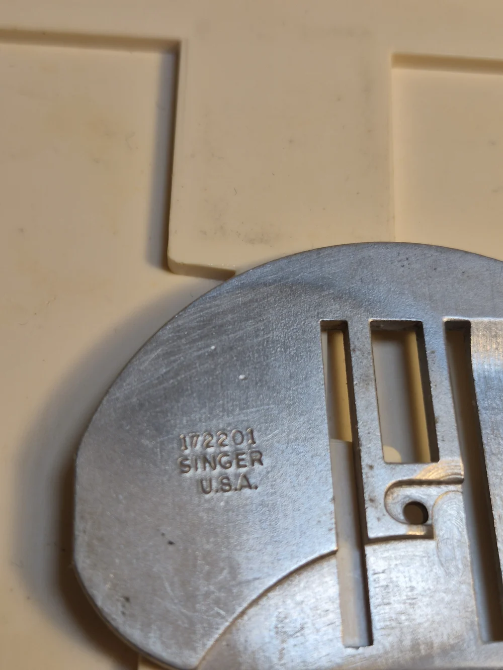 Singer compact cream