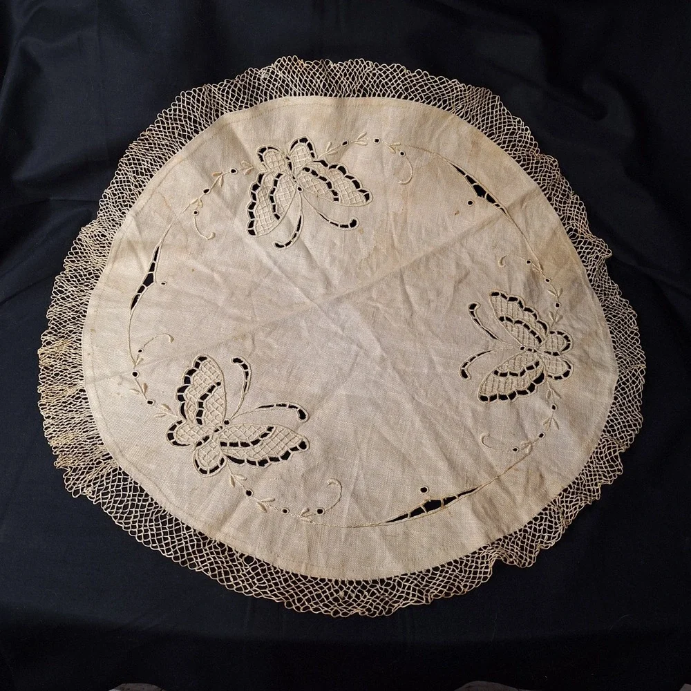 Vintage Butterfly Cutwork Linen Doily Round Embroidered Lace Trim‎ Cream 23.5