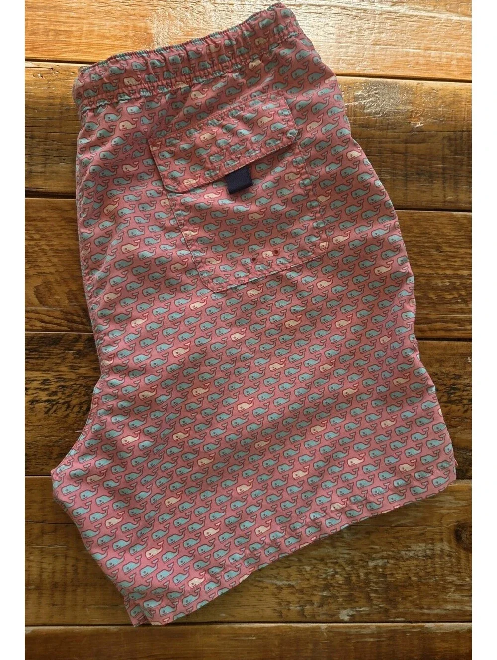 Vineyard Vines waist approximately