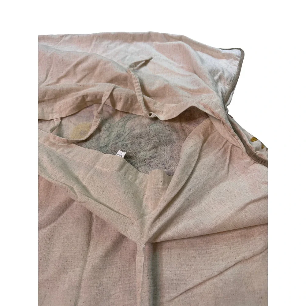 Unbranded intricate floral