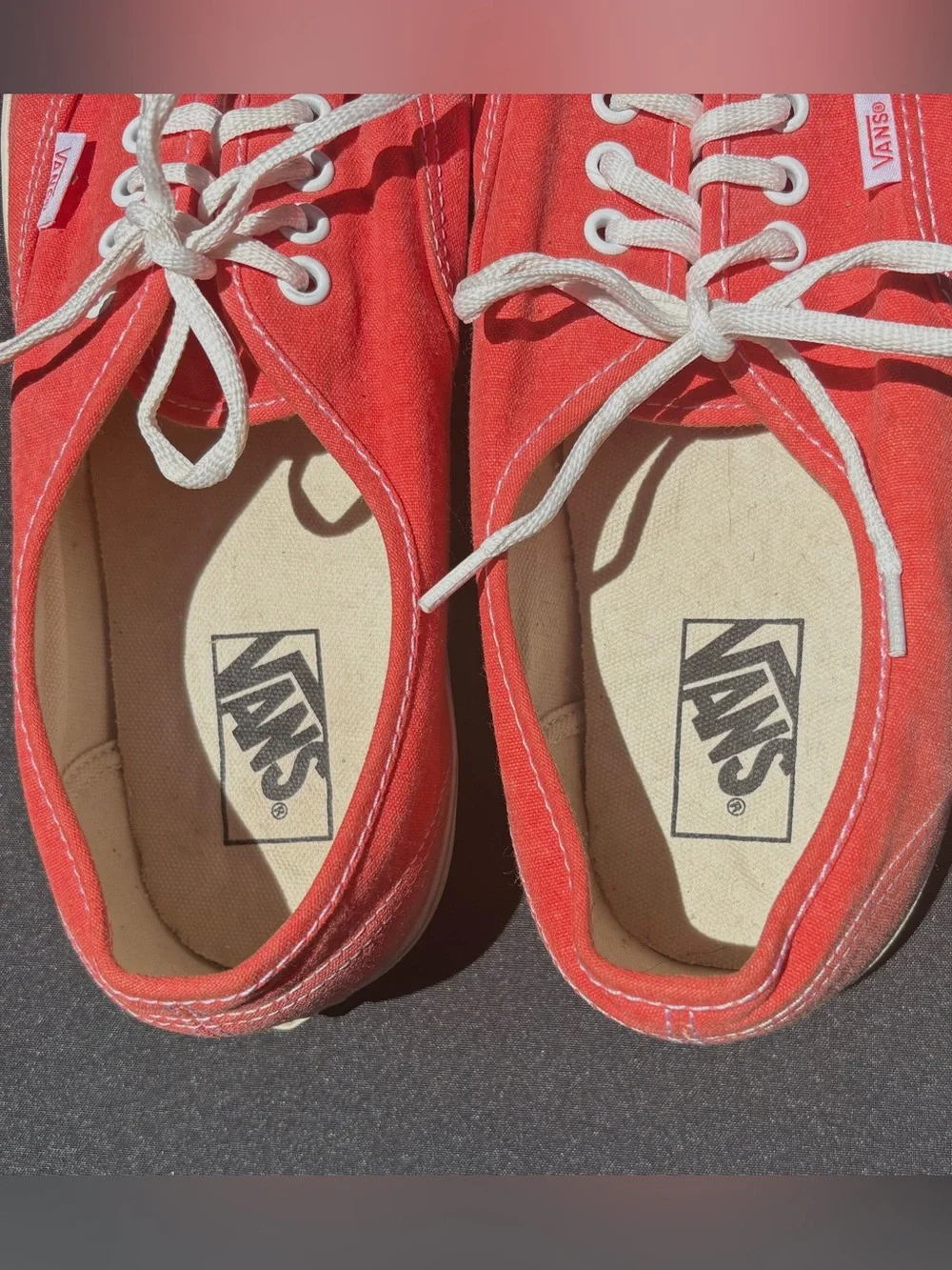 Vans classic silhouette
