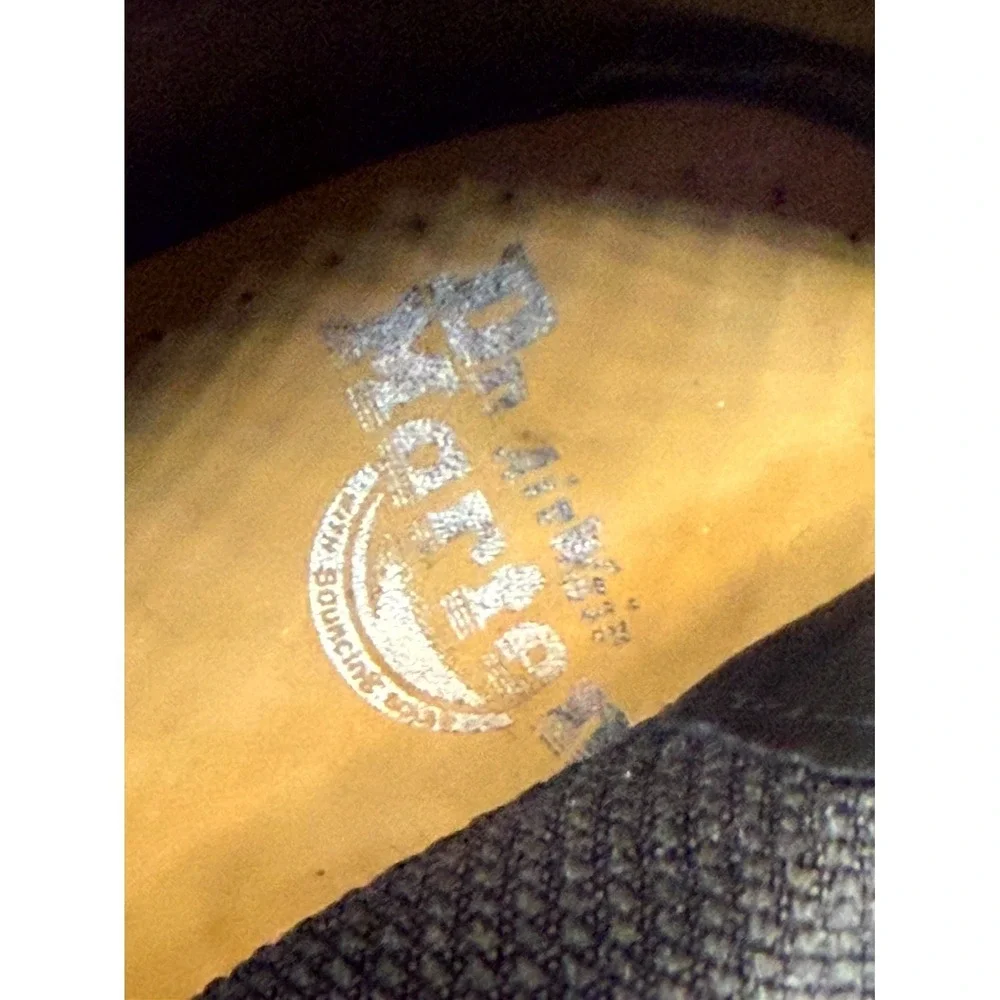 Dr. Martens 2976 Mens 9 Chelsea‎ Black Leather Ankle Round Toe Pull On Boots