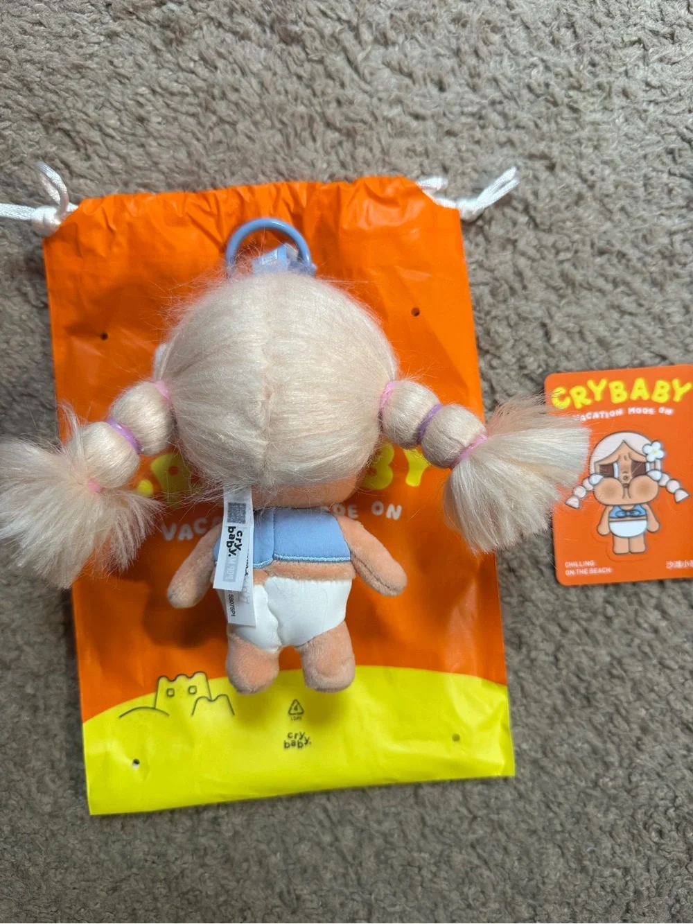 POP MART crybaby vacation