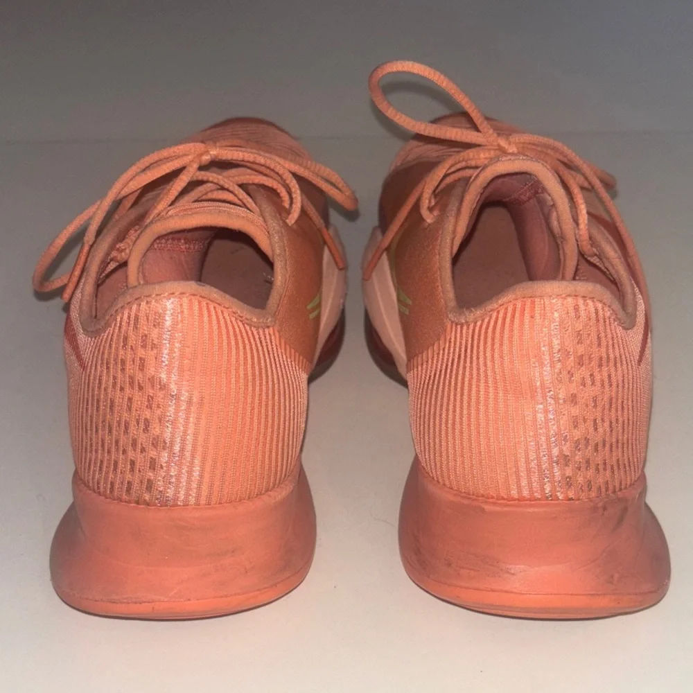 Nike peach athletic