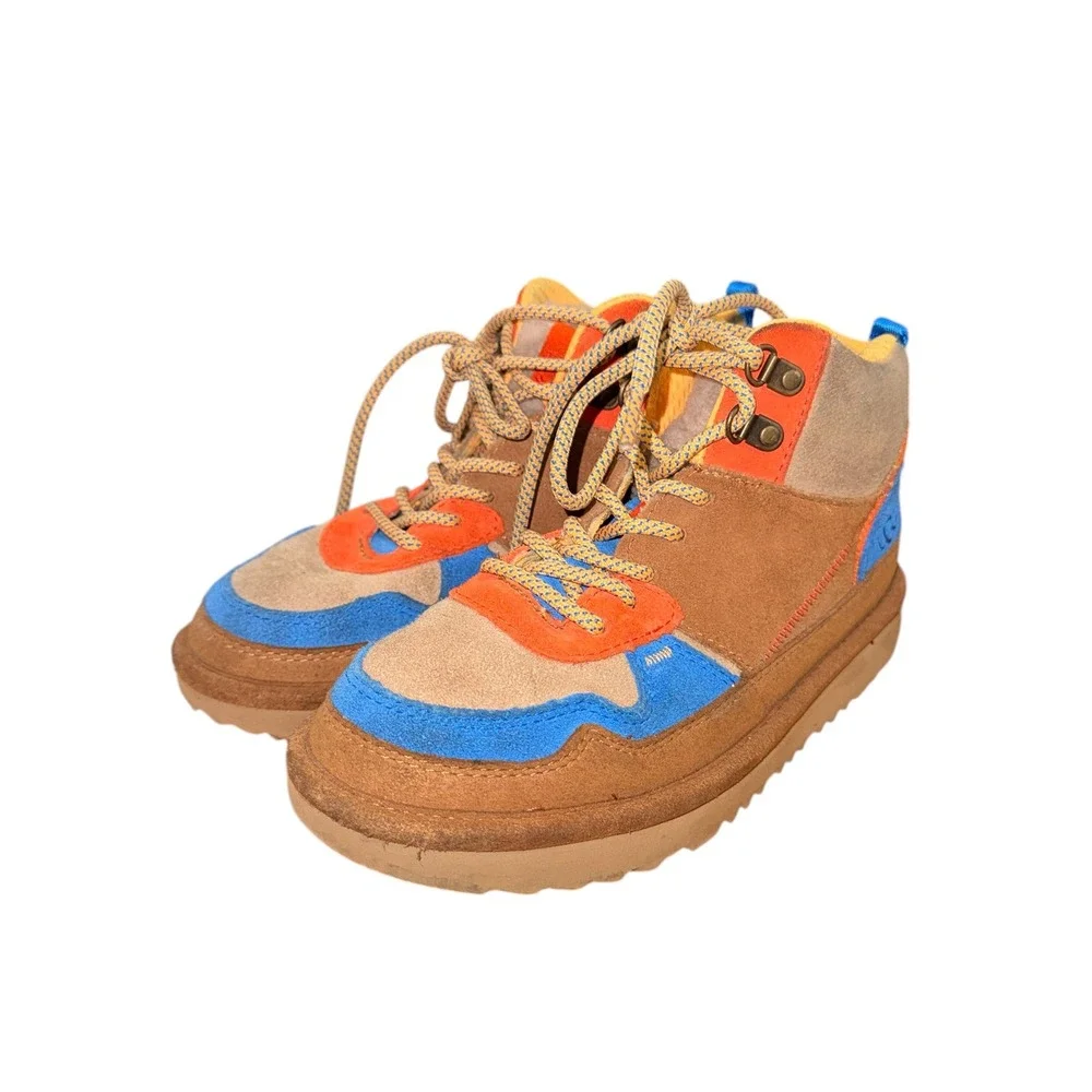 UGG lace up