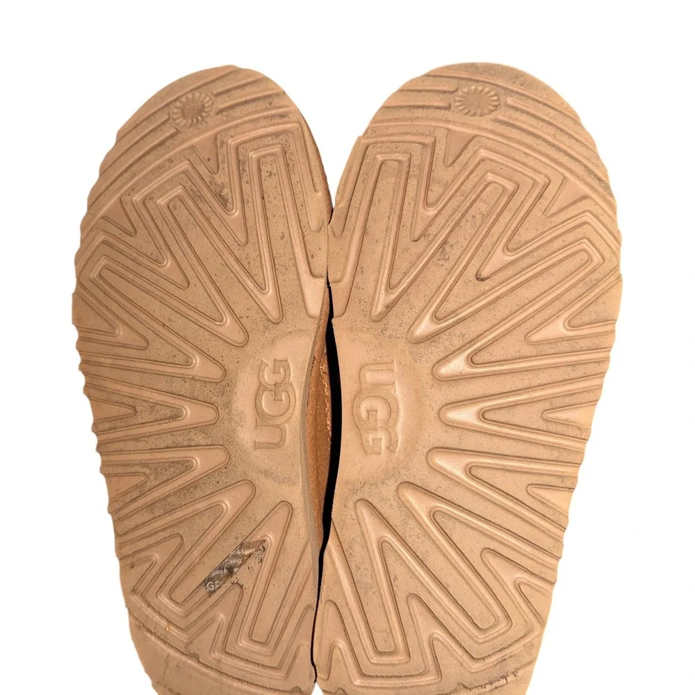 UGG lace up