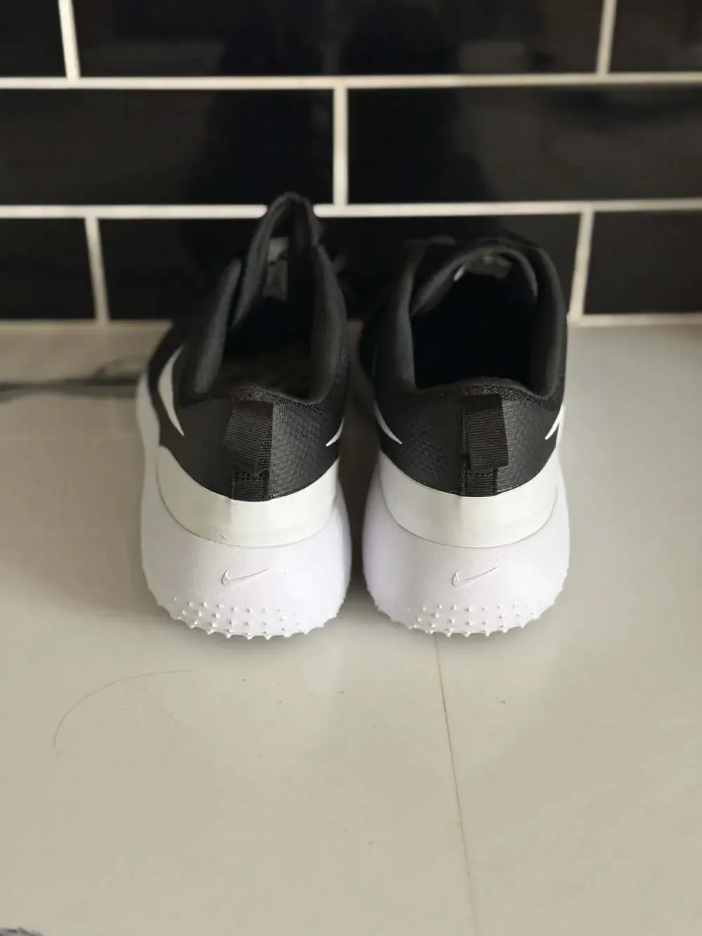 Nike hand ready