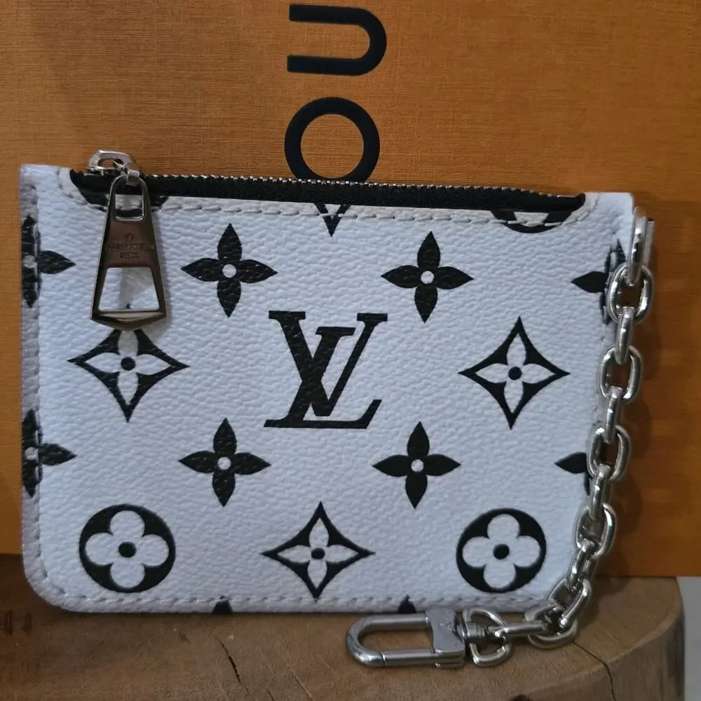Louis Vuitton card comes