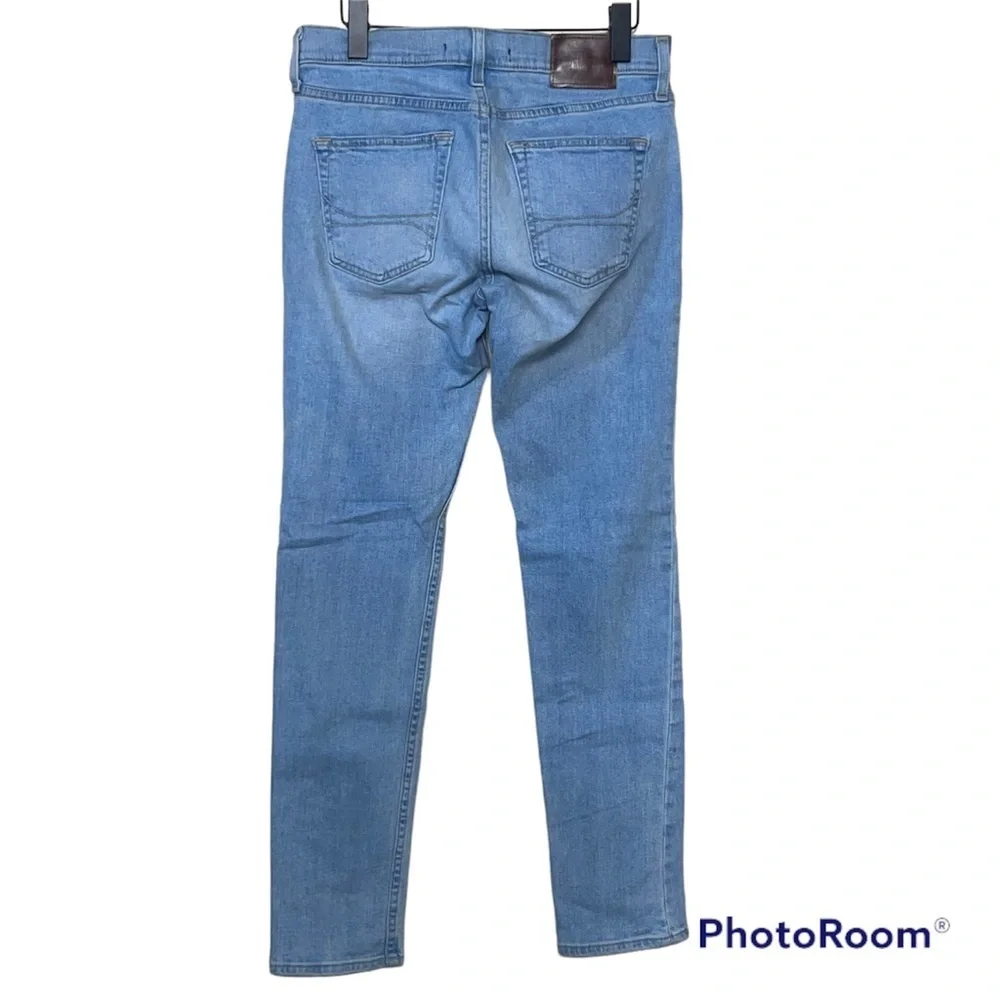 Hollister leave comment flex