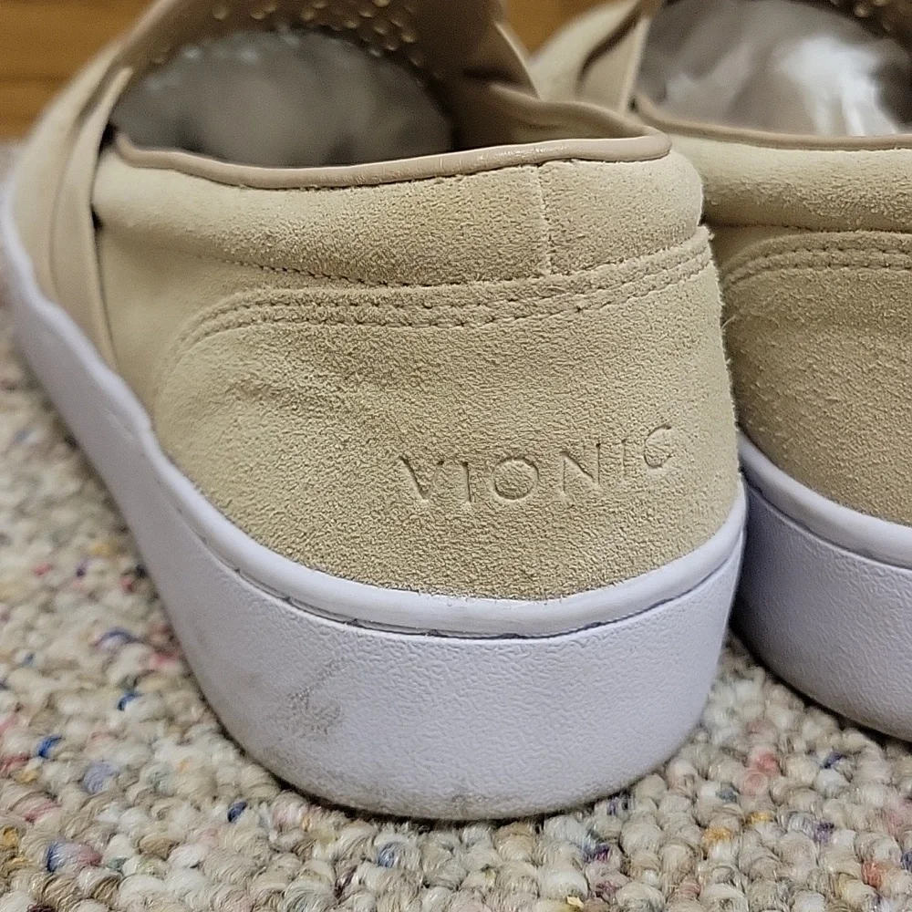 Vionic stylish beige