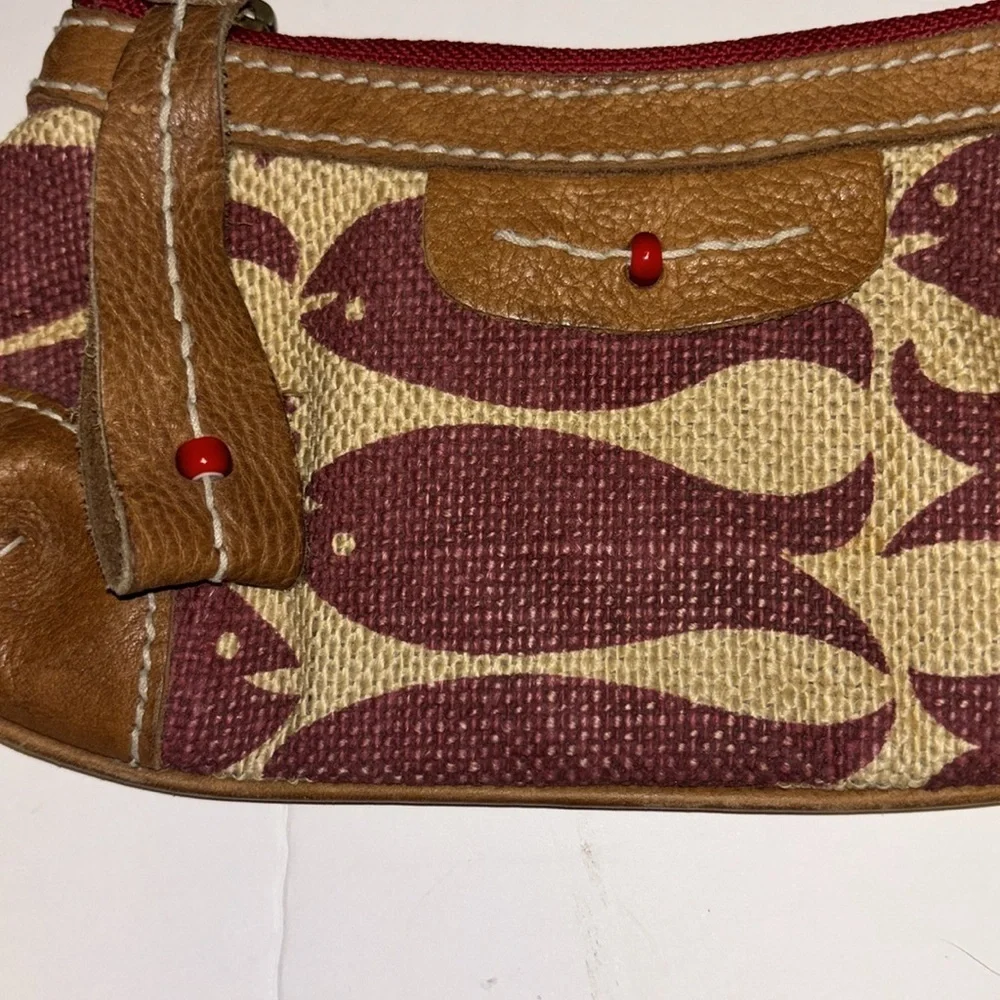 GAP stylish wristlet