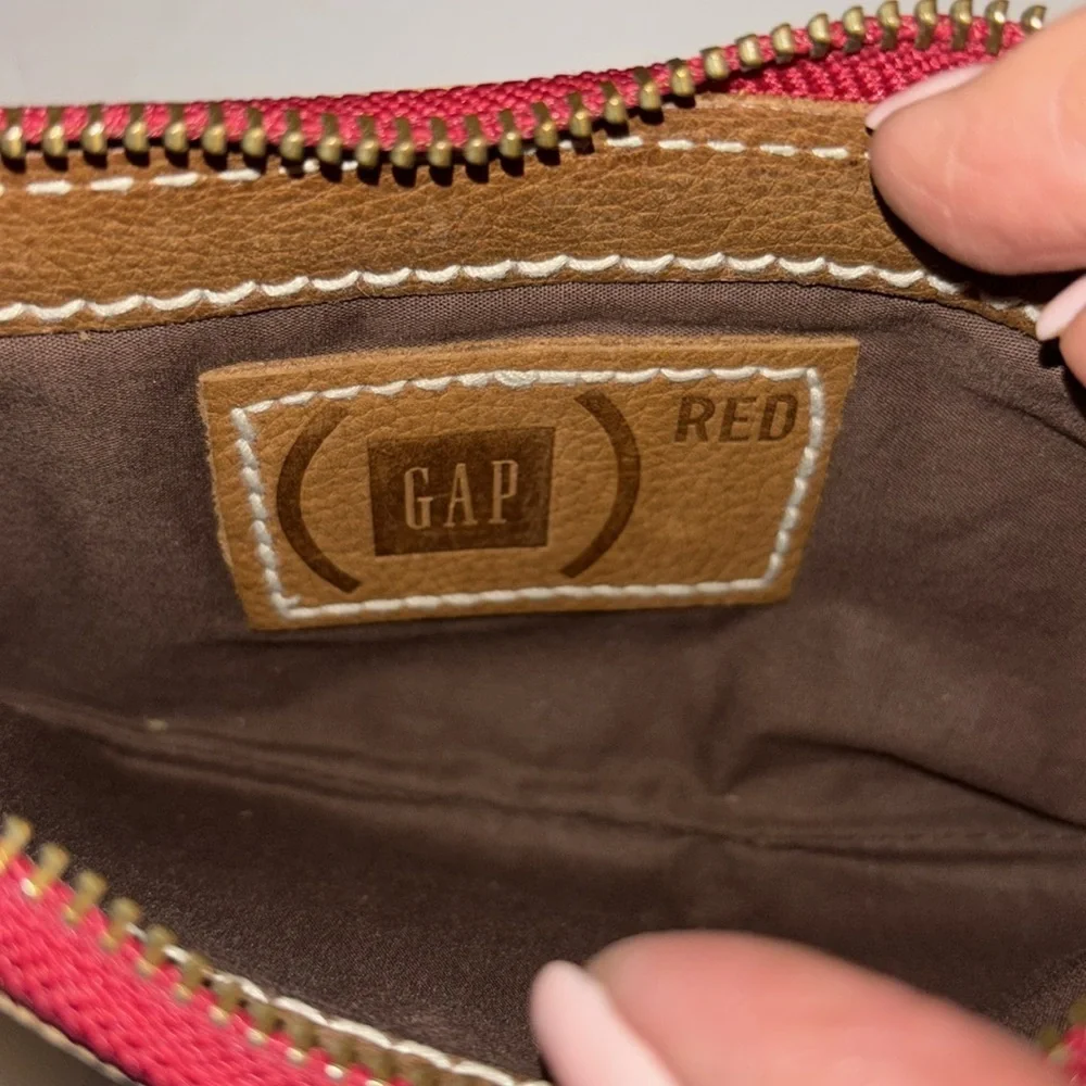 GAP stylish wristlet