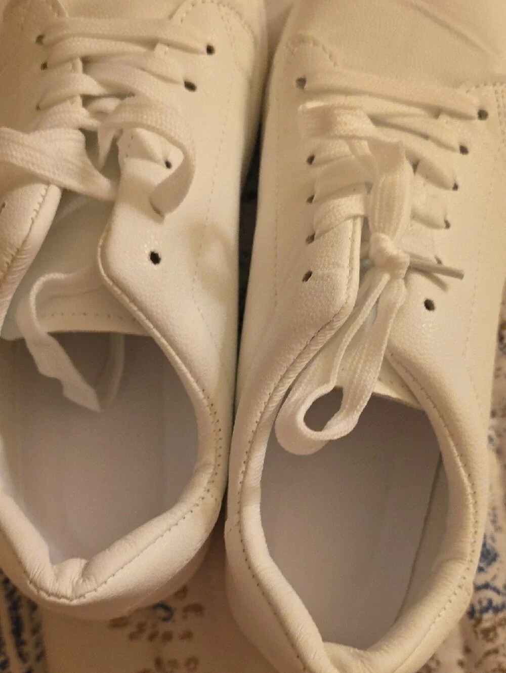 SHEIN White Low-Top Canvas Sneakers