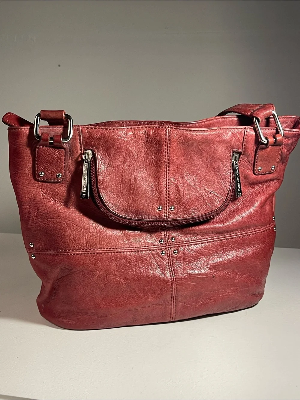 Stone Mountain Red Pebble Leather Shoulder Bag Tote 3-Zip