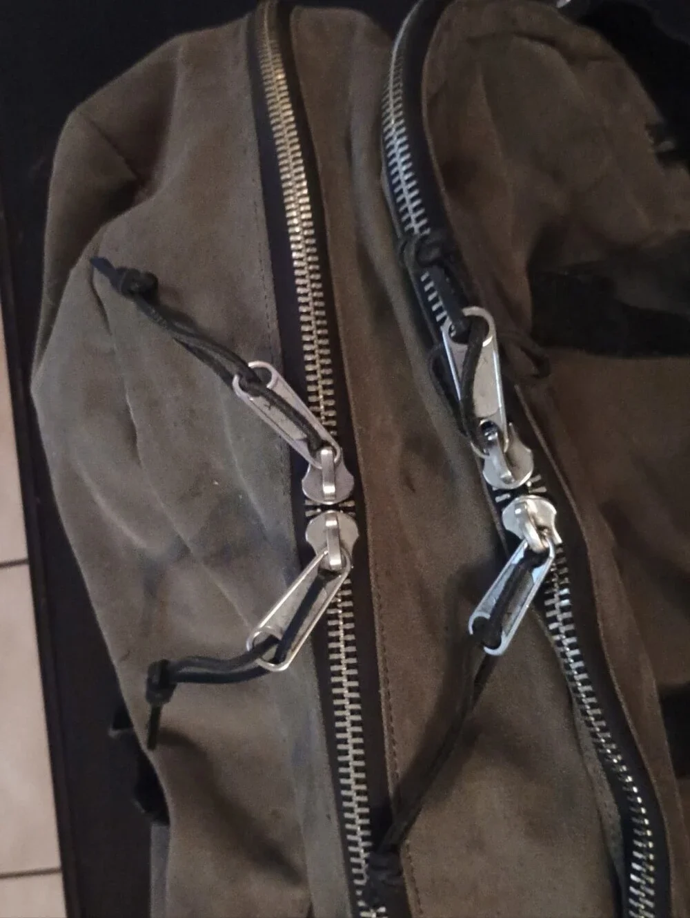 Vintage durable olive