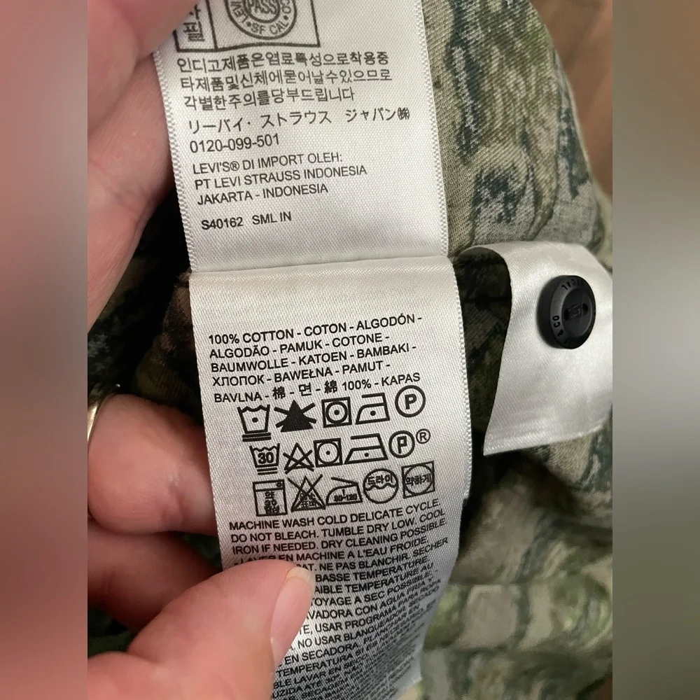 Levis levi military