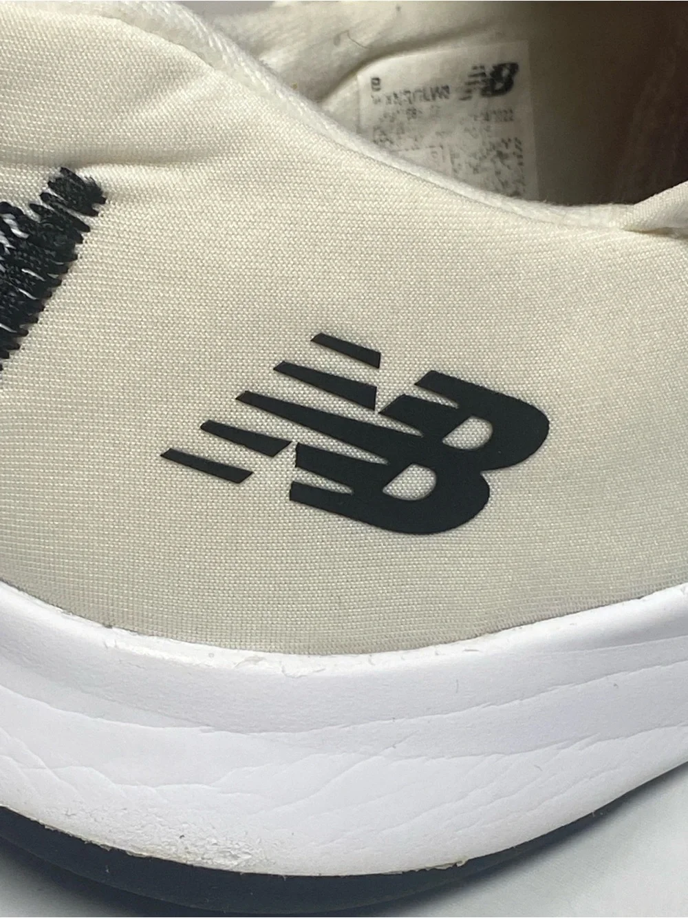 New Balance Nergize DynaSoft Slip-On Walking Shoes White Black Women’s 8.5B