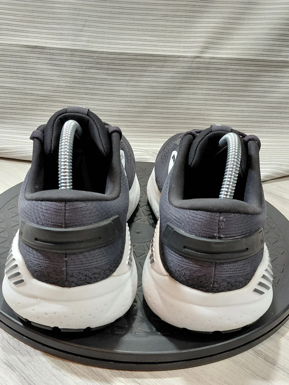 Brooks womens ariel