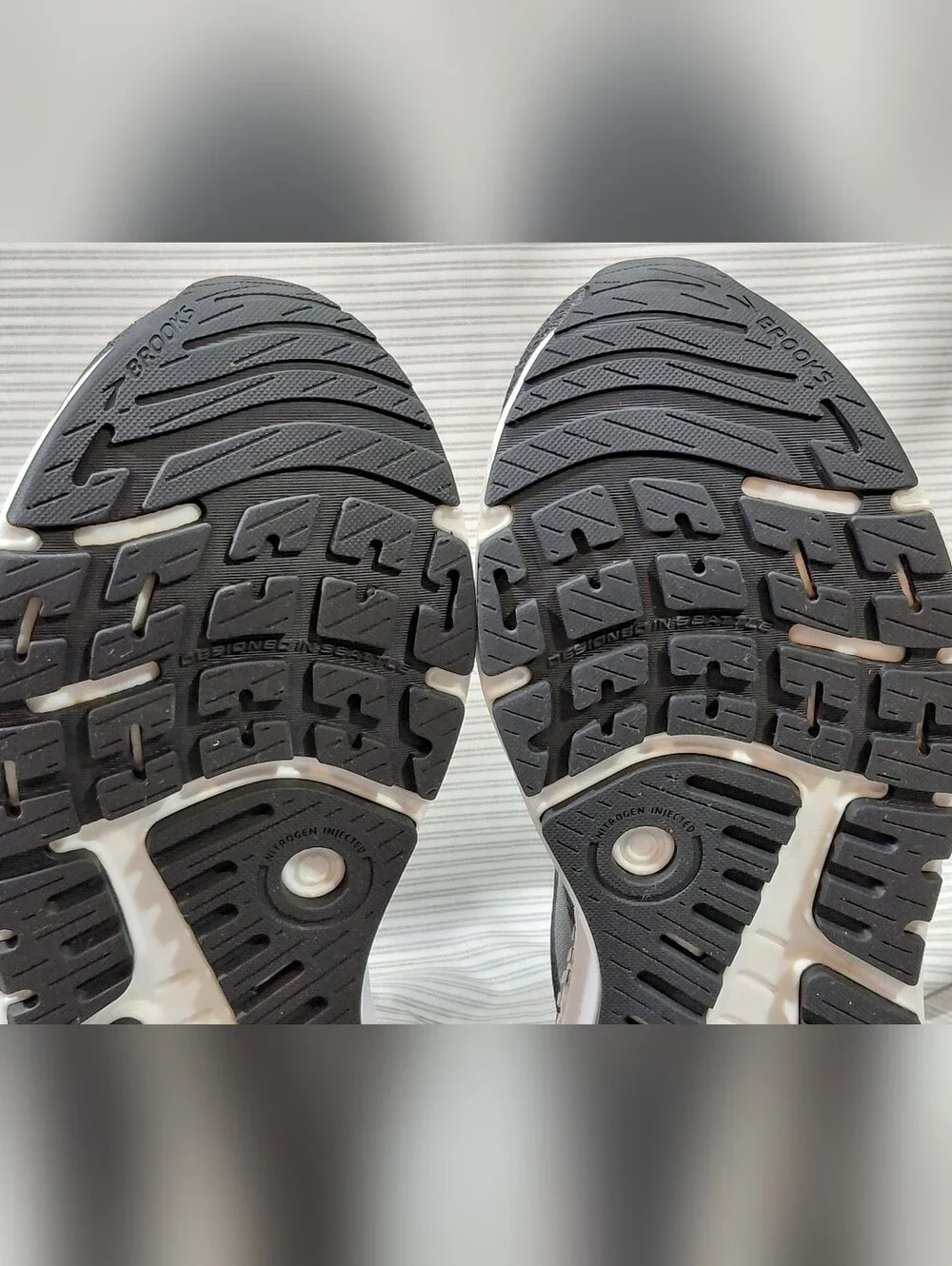 Brooks womens ariel