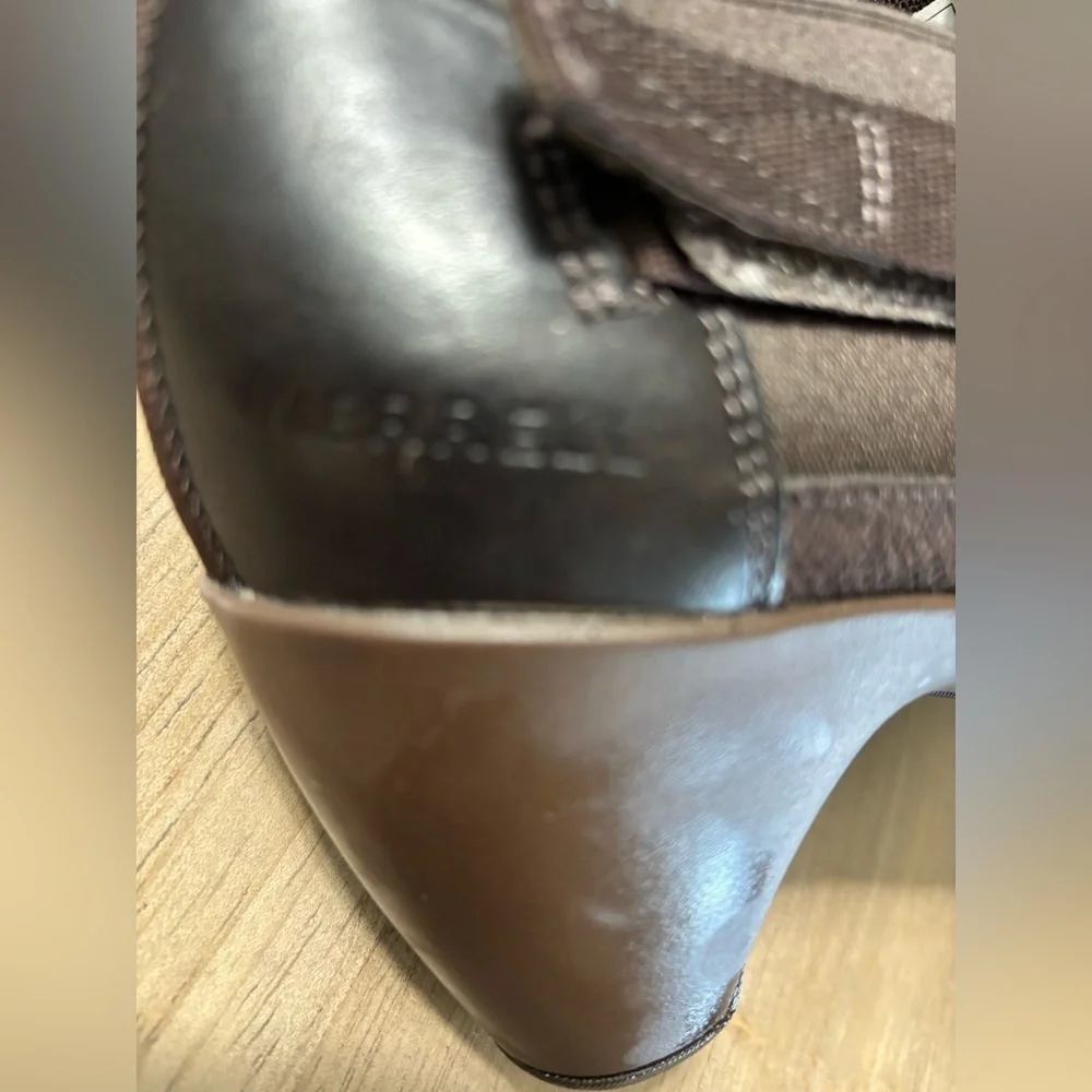 Merrell Expresso Leather Booties with Chunky Heel size 7
