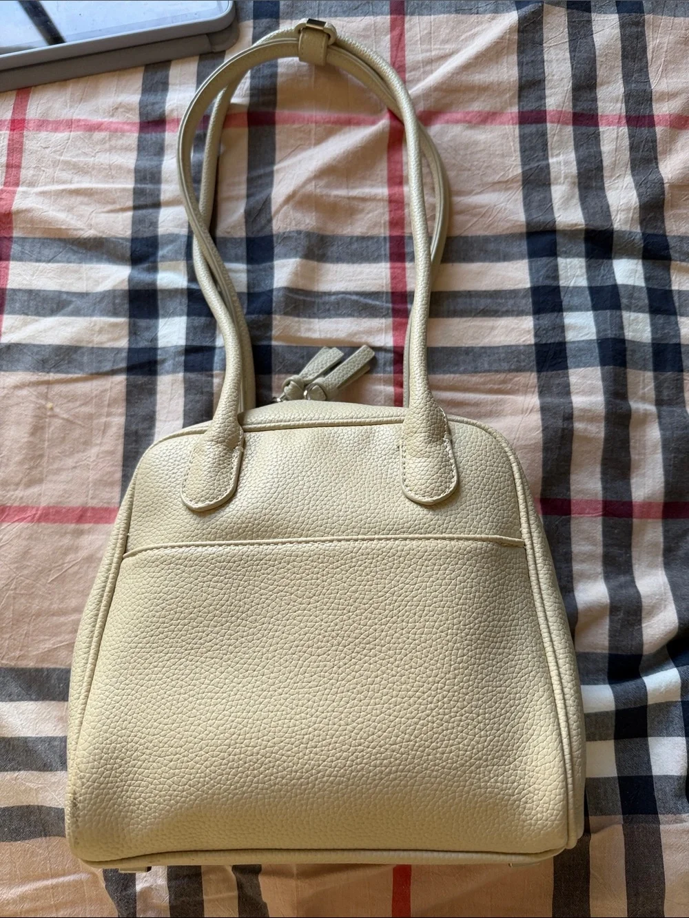 N/A elegant cream