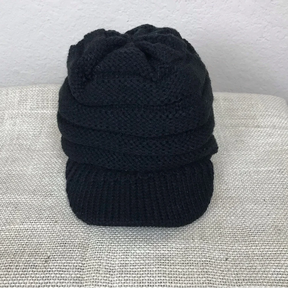 Kollie More NWOT Women’s Brimmed Beanie Cap Hat One Size Stretch