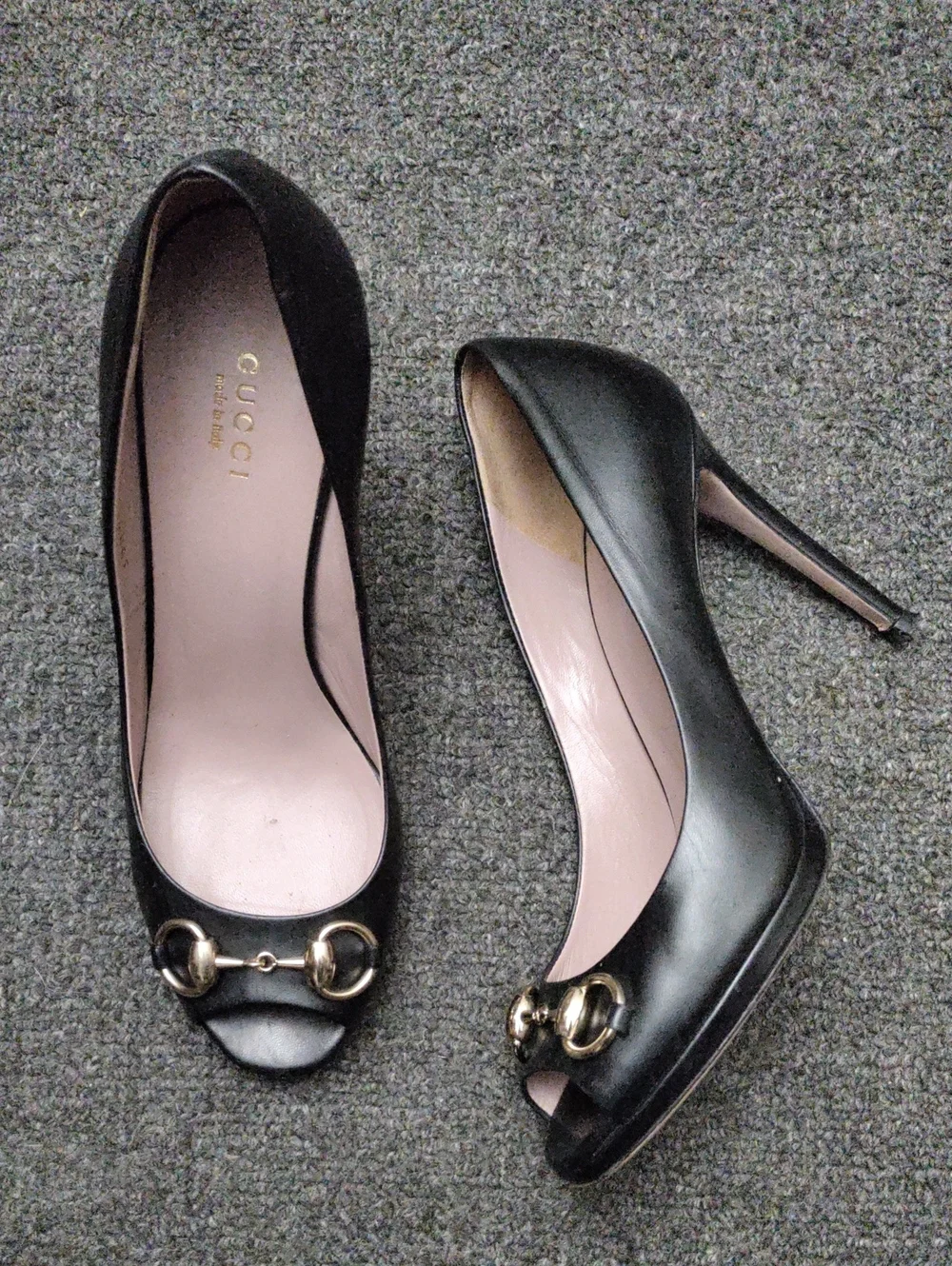 Gucci Black Leather Peep-Toe Heels with Gold Horsebit