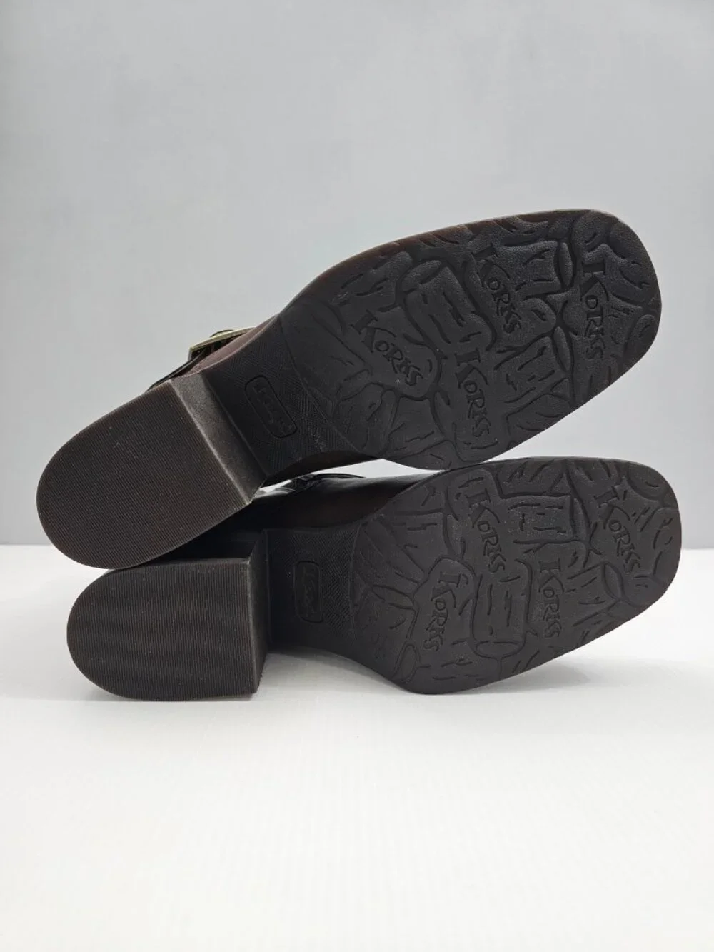 Kork-Ease attached store decorative