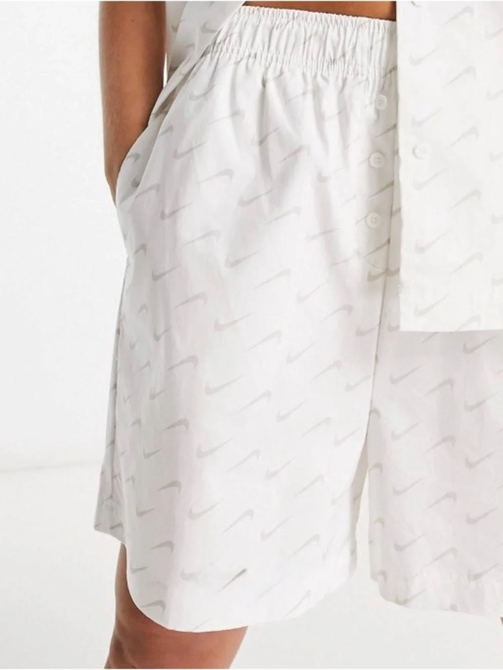 Nike women shorts