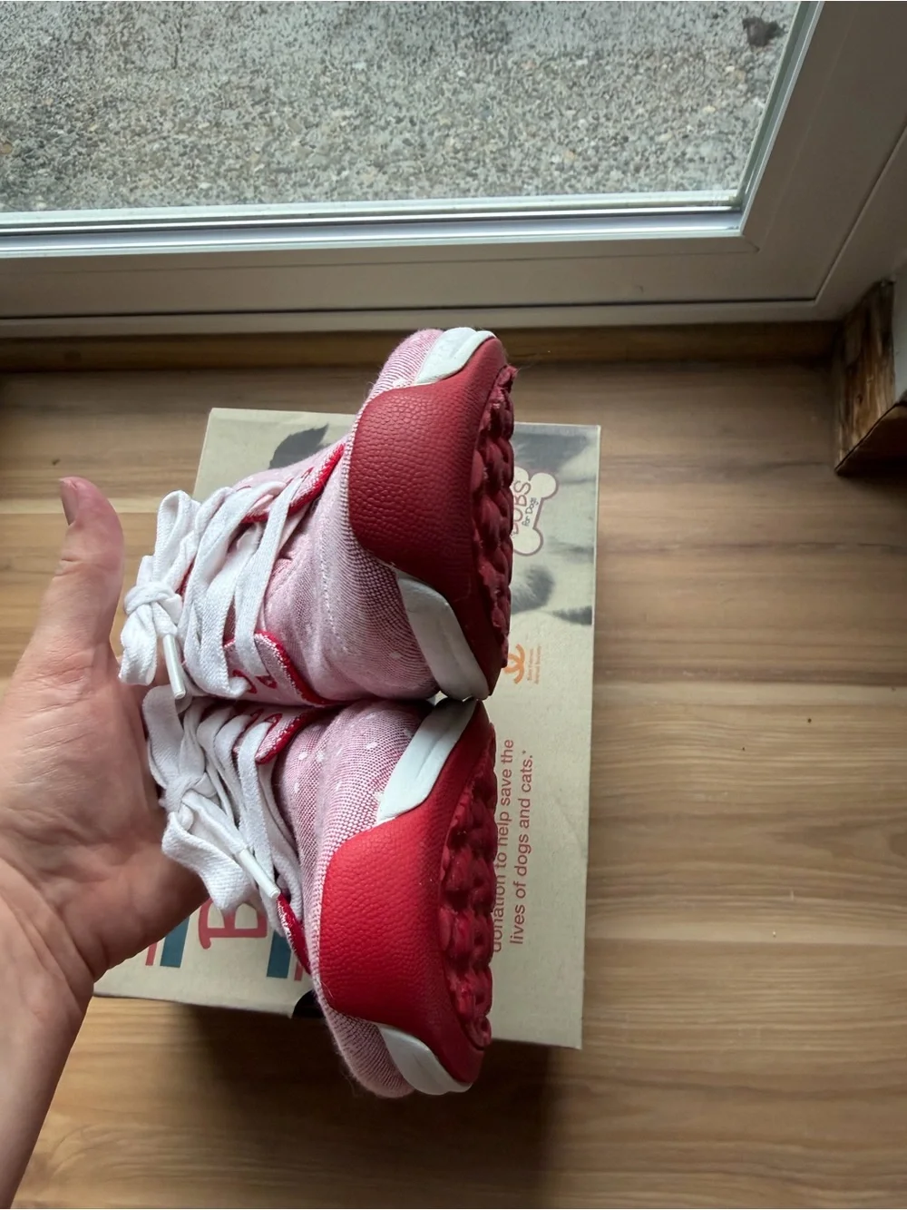 Skechers light red